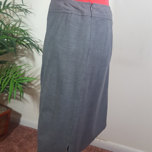 Calvin Klein grey dressy work Skirt. Size 8 - Picture 3 of 8
